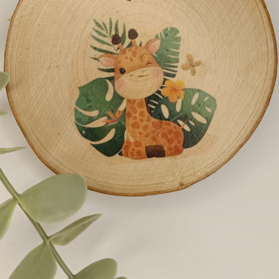 Rodaja de madera personalizada " Hola mundo soy... (nombre y animal) "